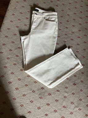 NYDJ White Straight Leg High-Rise Jeans -Never Worn